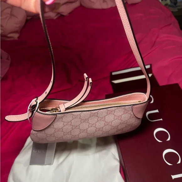 Gucci Pink Monogram Shoulder Bag - Picture 2 of 5
